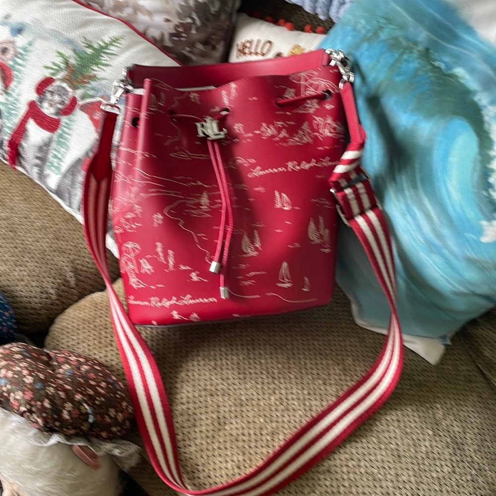 Beautiful Ralph Lauren Bag. Only used few times. Like new.